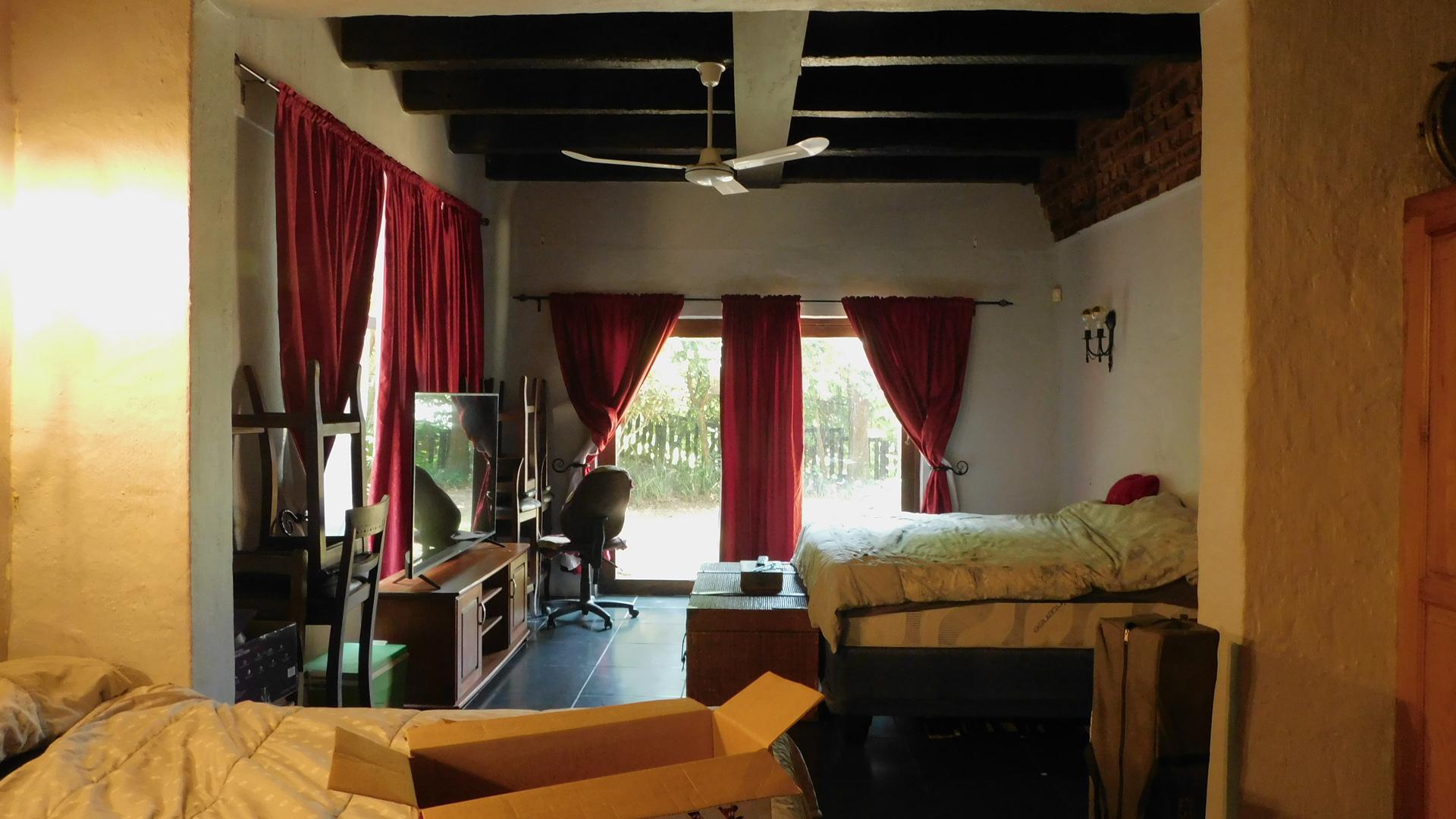 Bed Room 1 - 14 square meters of property in Kingsburgh