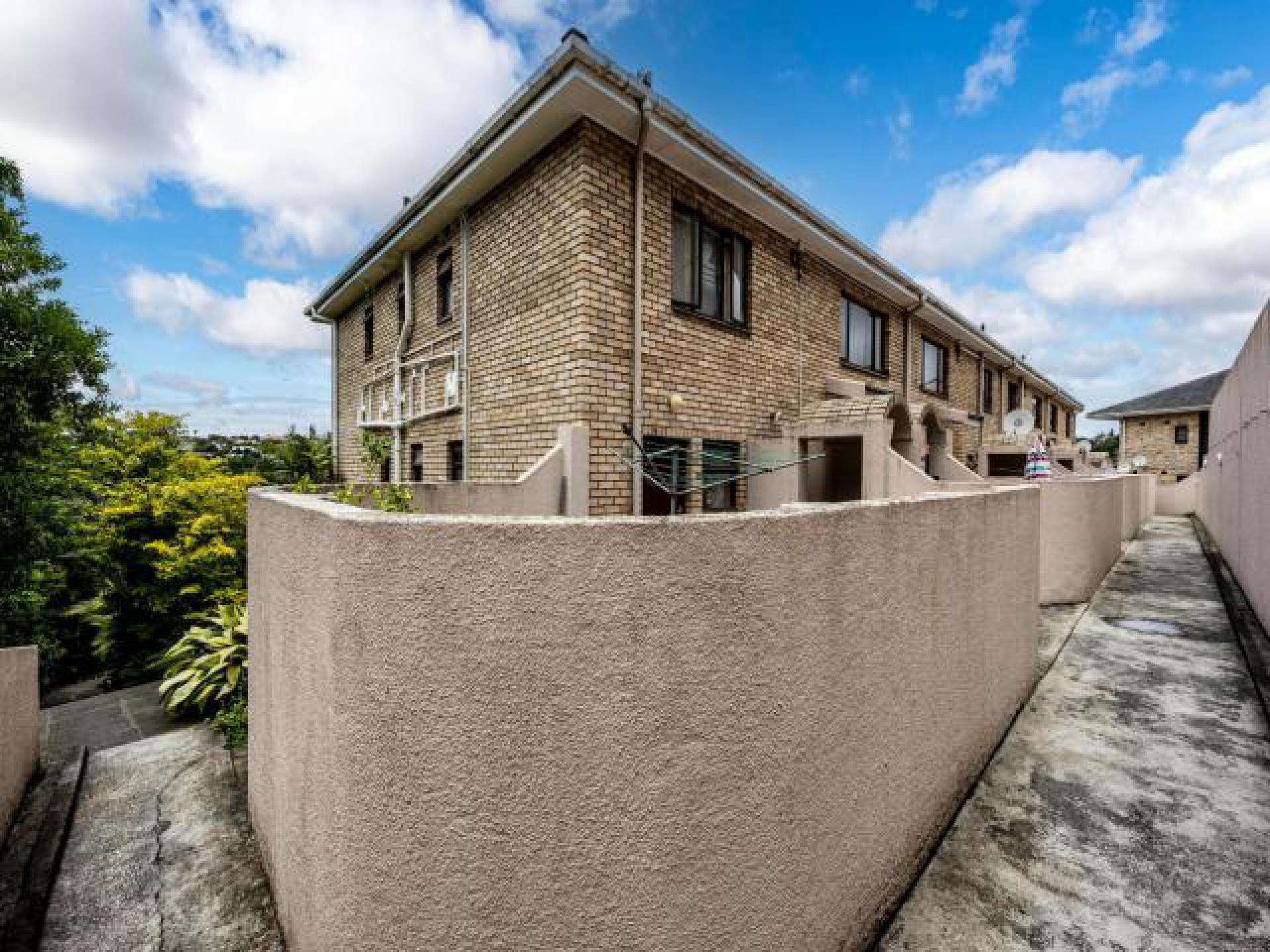 Front View of property in Beacon Bay