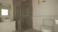 Main Bathroom - 5 square meters of property in Northcliff