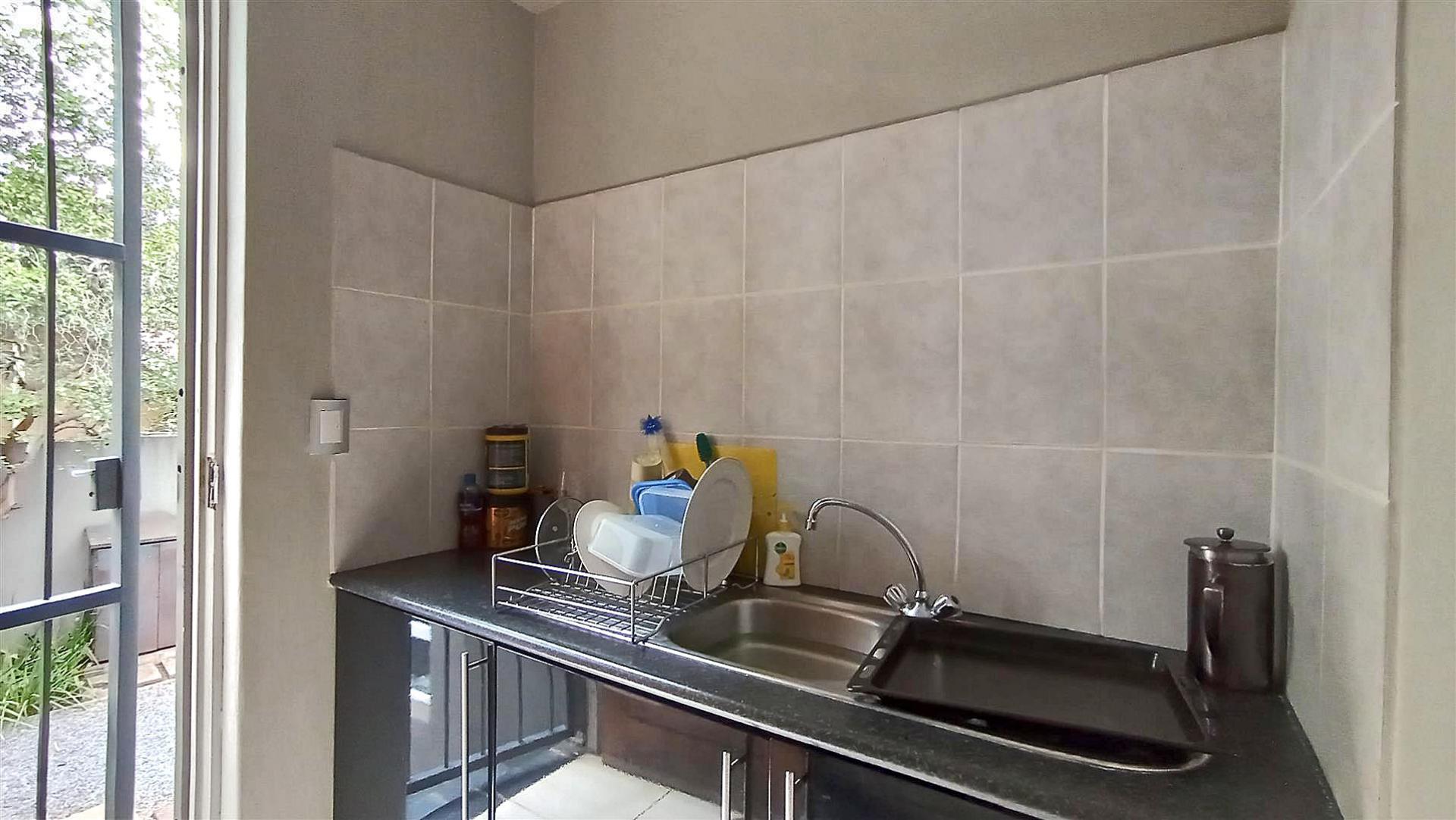 Scullery - 24 square meters of property in Muckleneuk