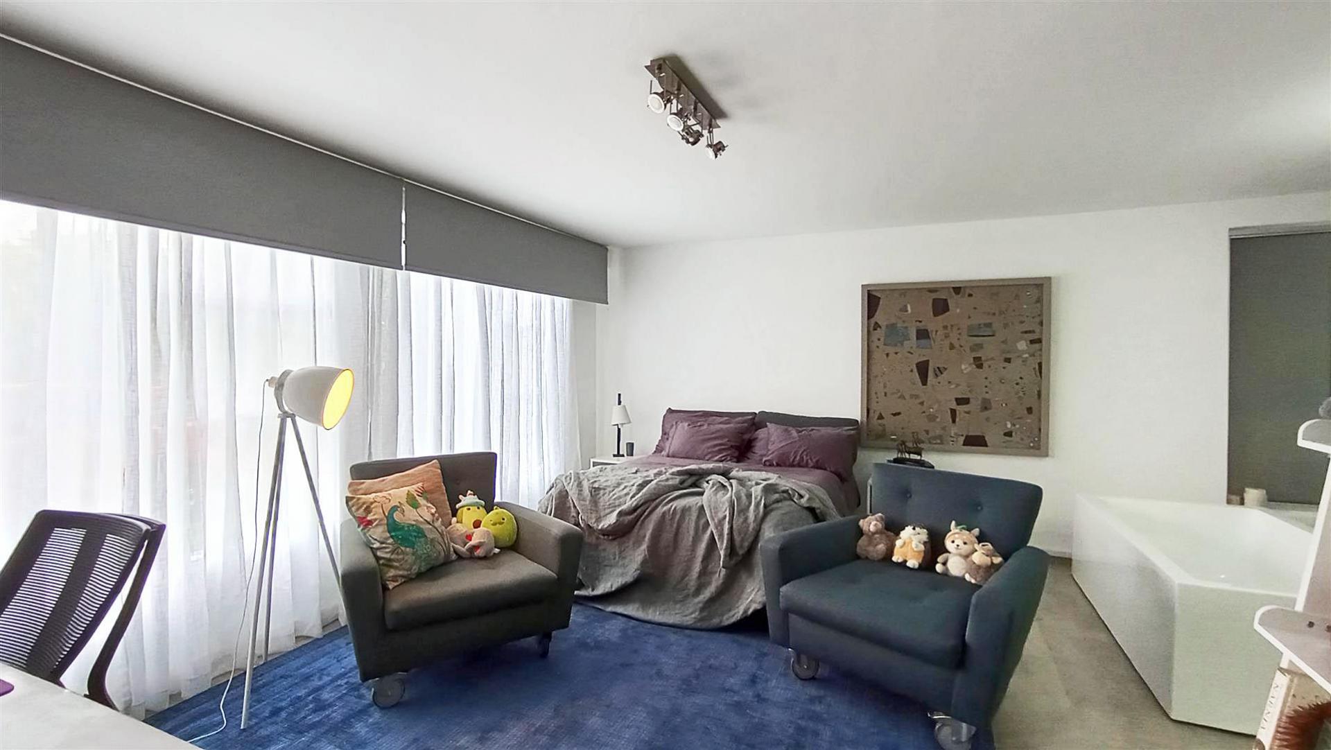 Bed Room 1 - 26 square meters of property in Muckleneuk