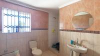 Bathroom 1 - 7 square meters of property in Leachville