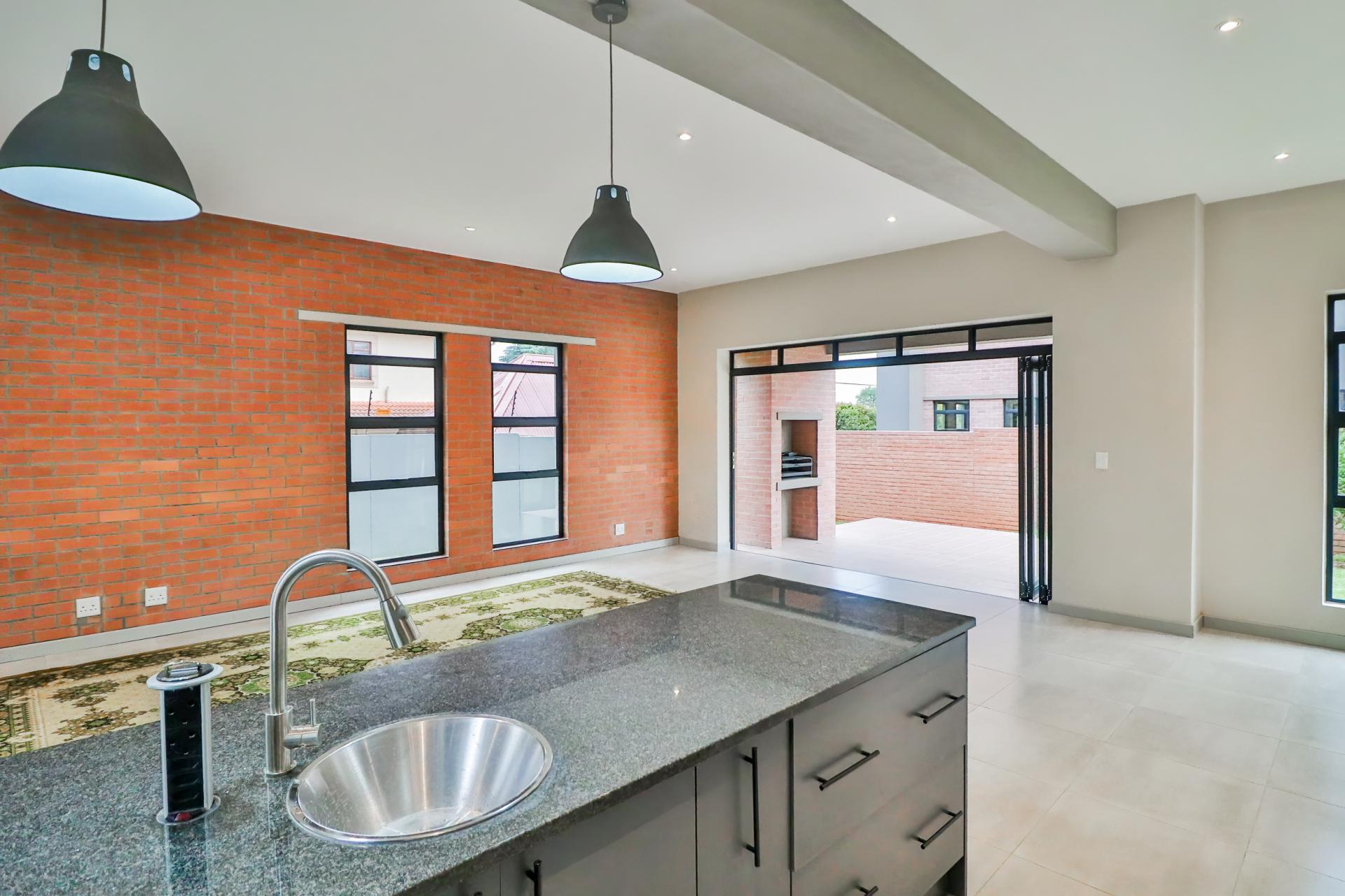 4 Bedroom House for Sale For Sale in Fairlands MR606071