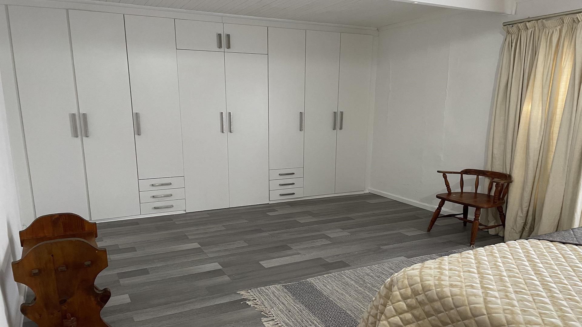 Main Bedroom of property in Grahamstown