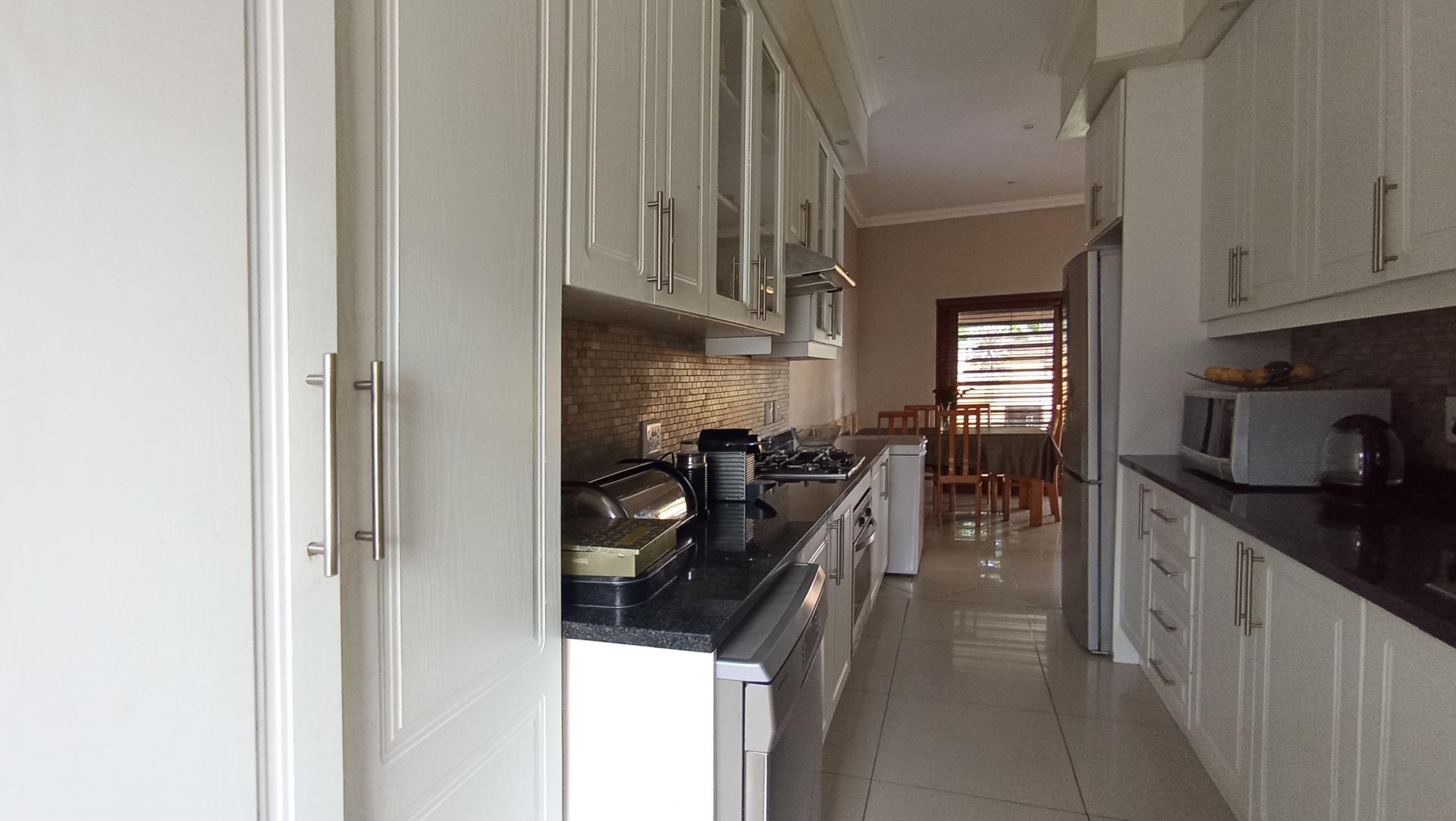 Kitchen - 14 square meters of property in Linden