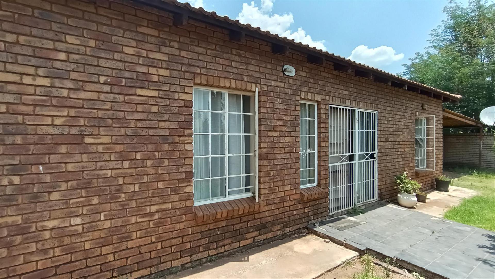 Front View of property in Jameson Park