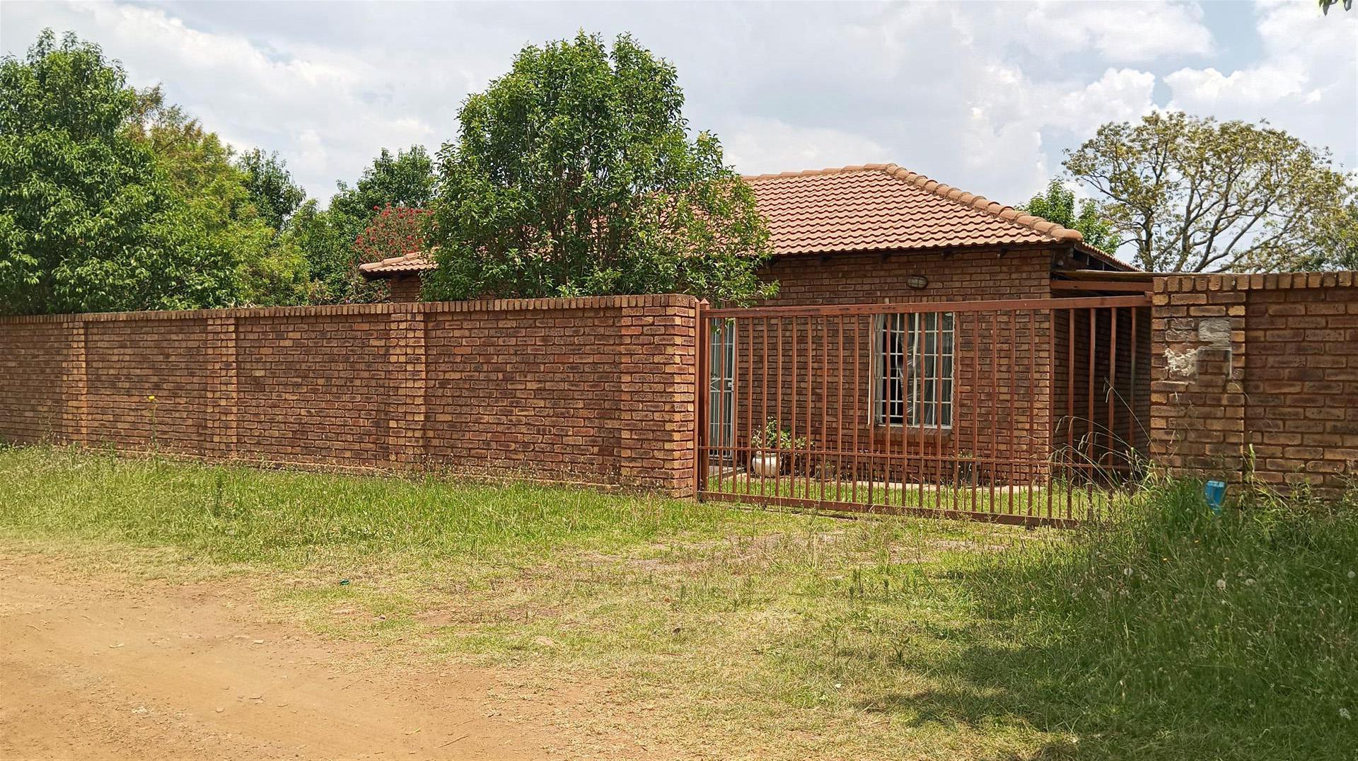 Front View of property in Jameson Park