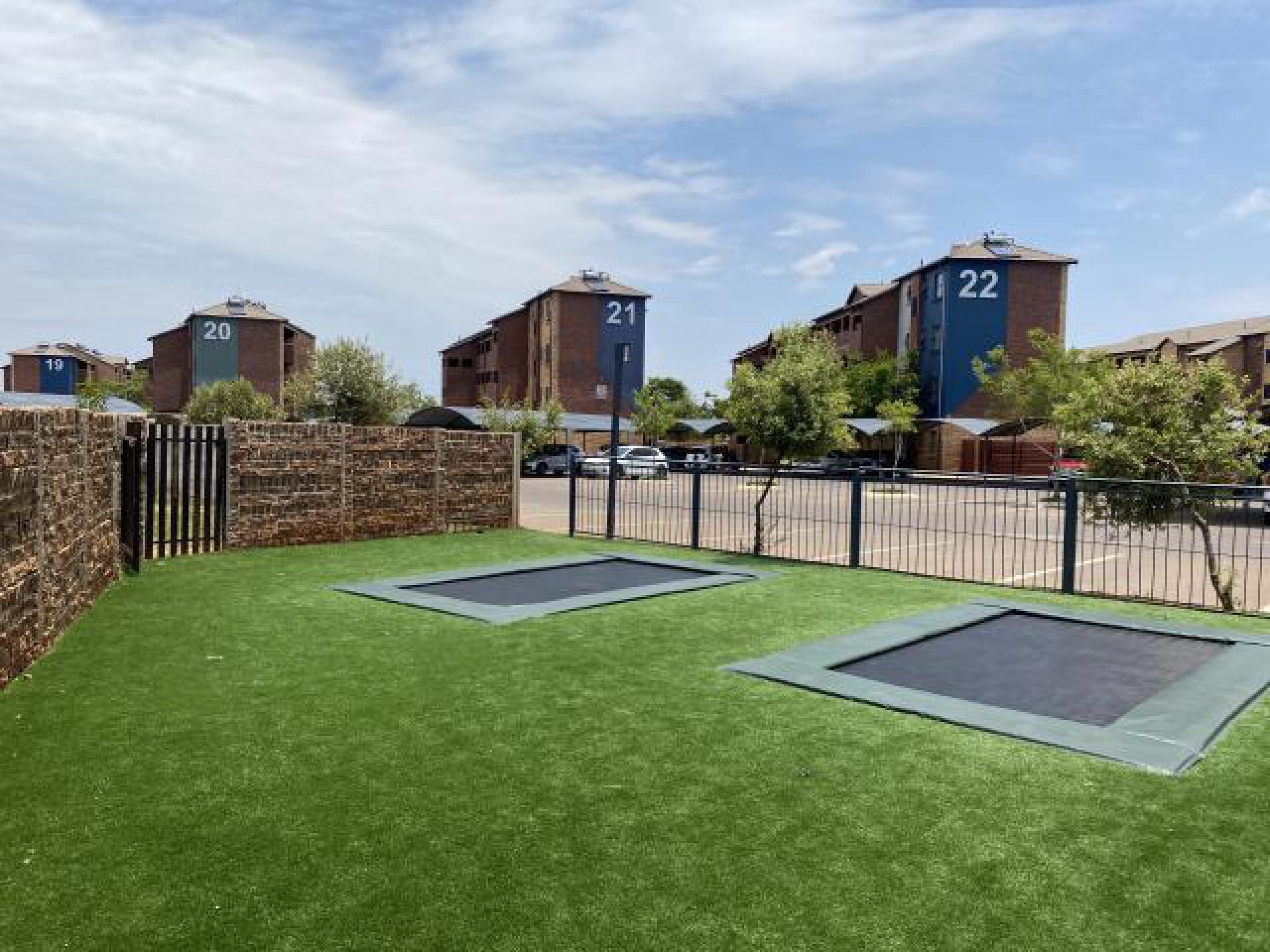 Entertainment of property in Montana Tuine