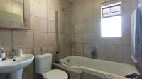 Bathroom 1 - 5 square meters of property in Montana Tuine