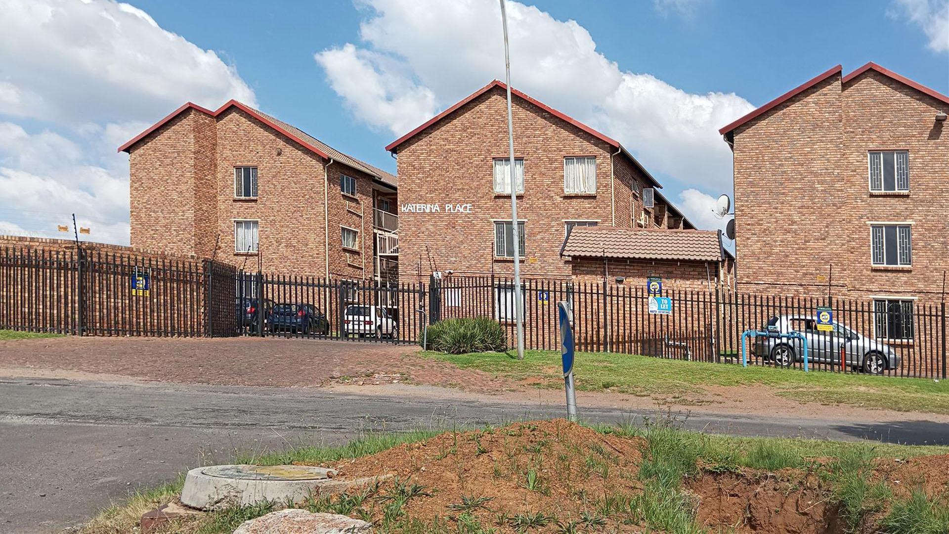Front View of property in Elspark