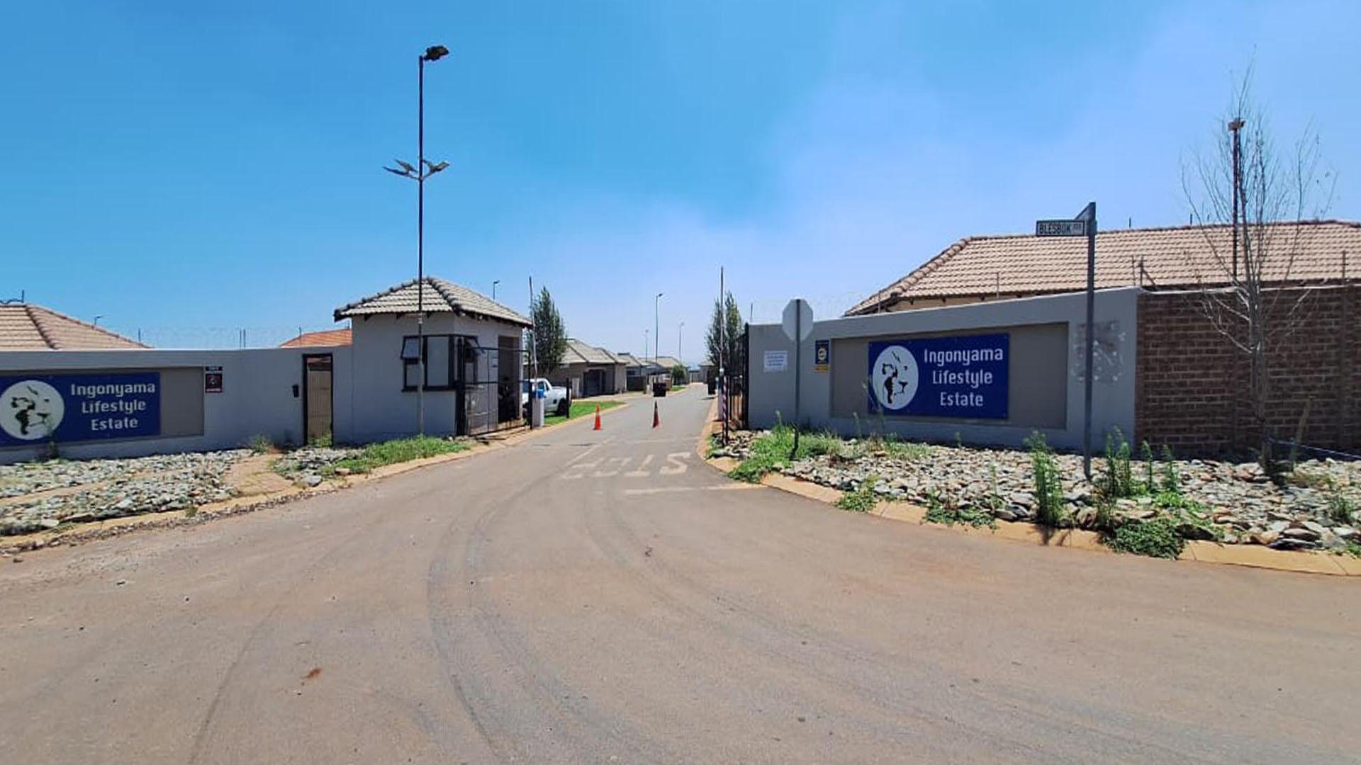 Front View of property in Dawn Park