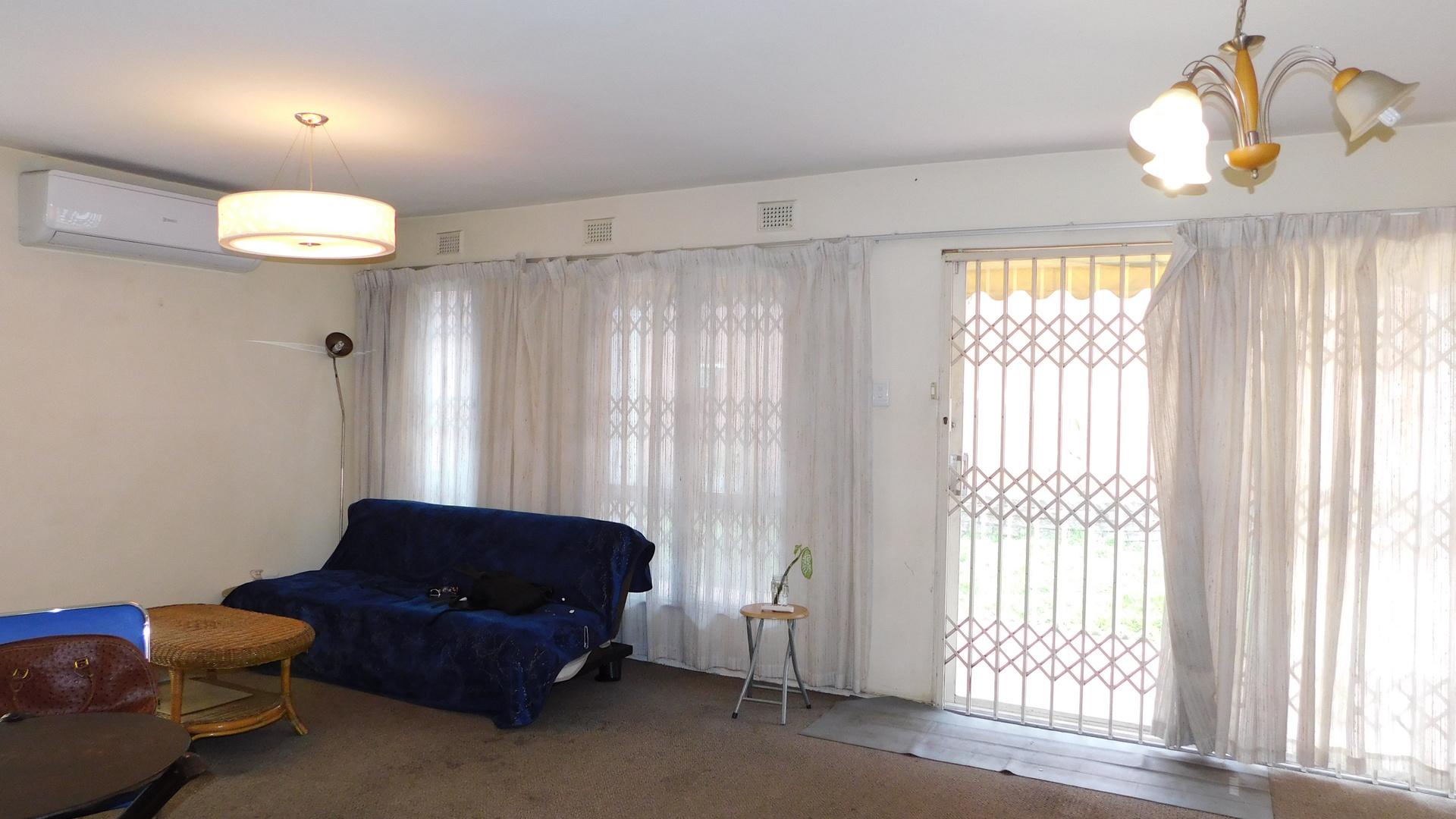 Lounges - 25 square meters of property in Glenwood - DBN