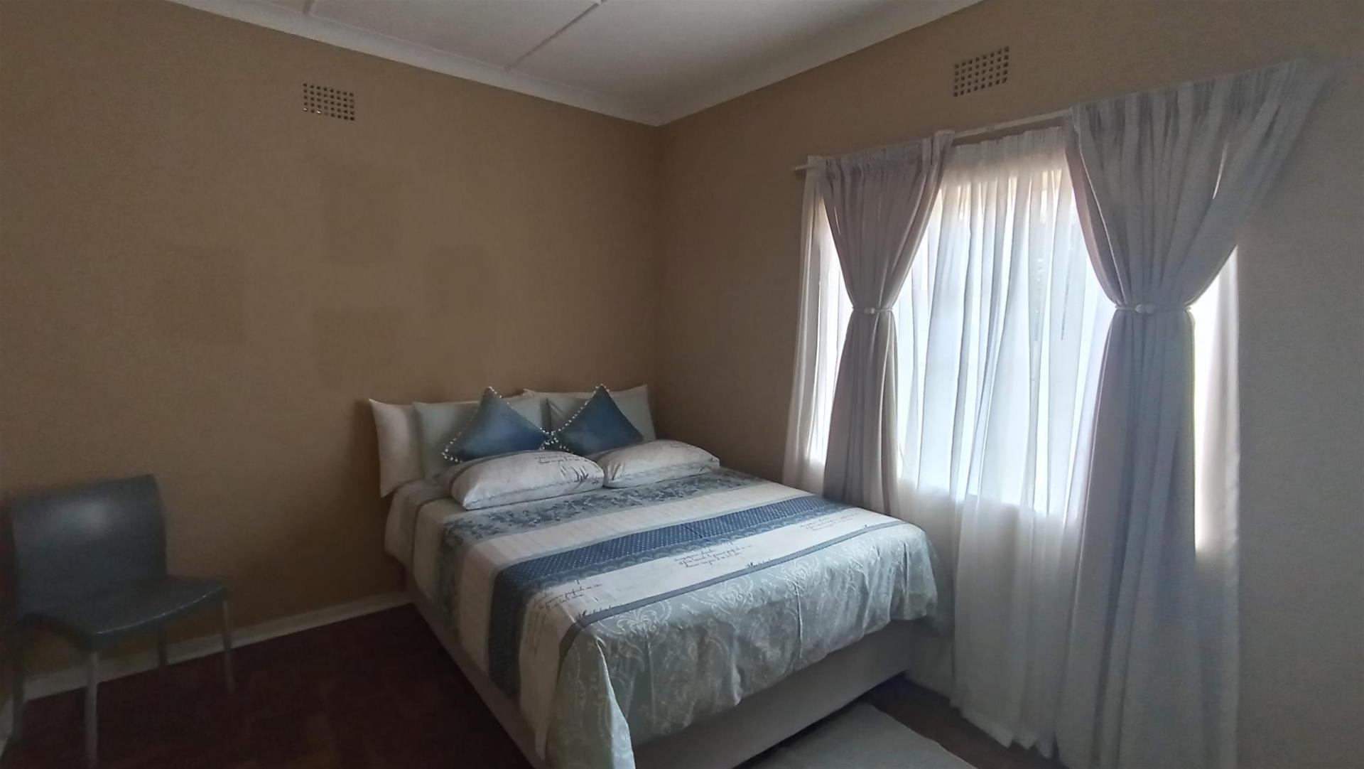 Bed Room 2 - 15 square meters of property in Sunnyridge