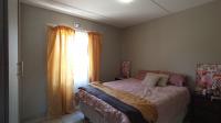 Main Bedroom - 14 square meters of property in Heuweloord