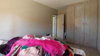 Bed Room 1 - 12 square meters of property in Heuweloord