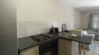 Kitchen - 8 square meters of property in Heuweloord