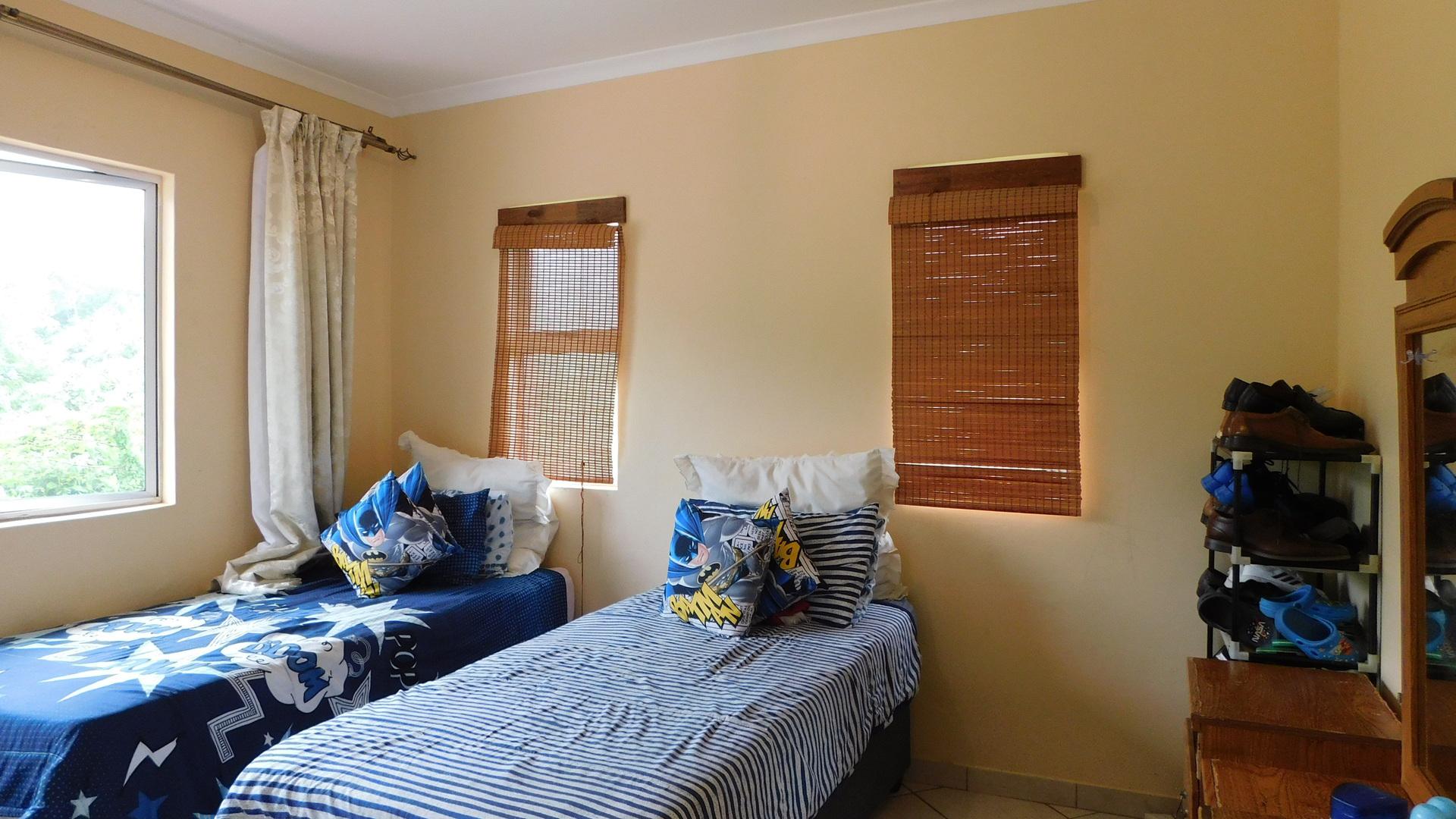 Bed Room 2 - 14 square meters of property in Tongaat