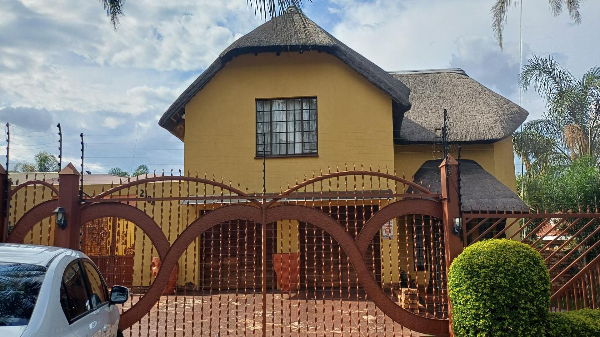 Front View of property in Amandasig