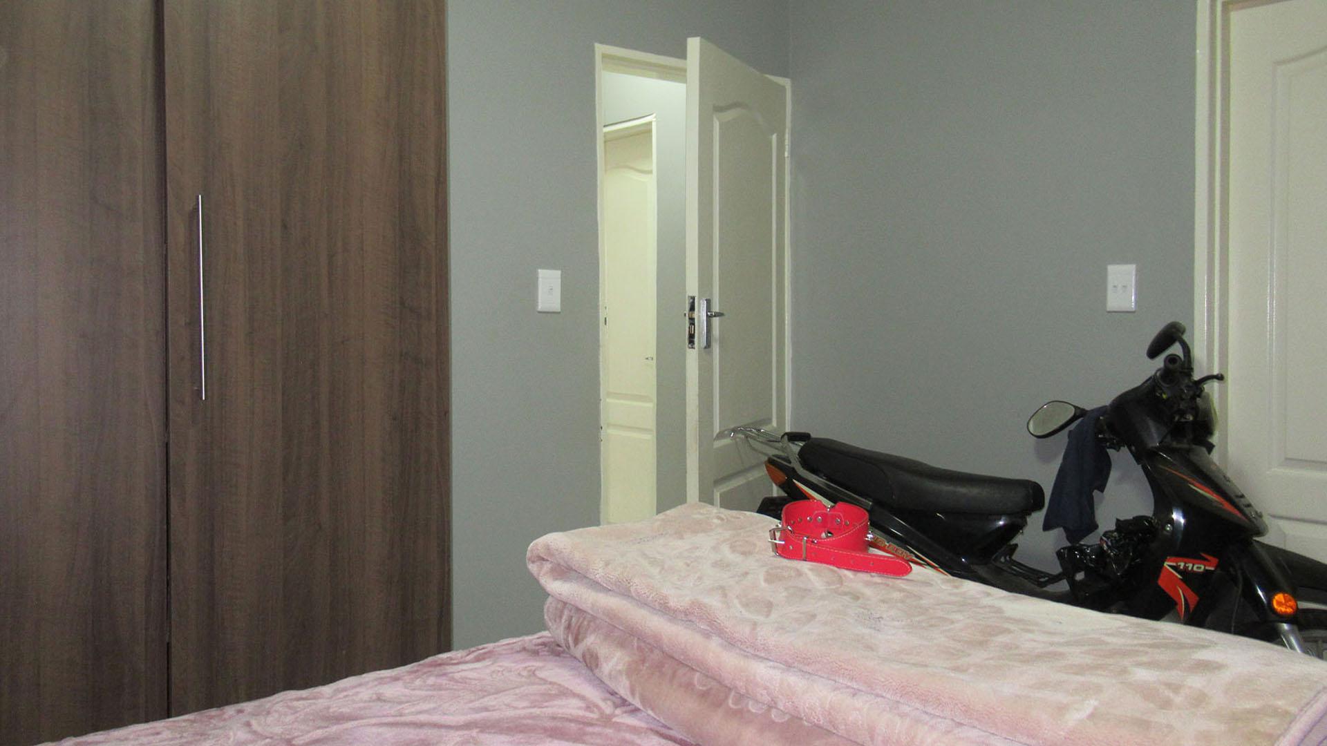 Main Bedroom of property in Westonaria