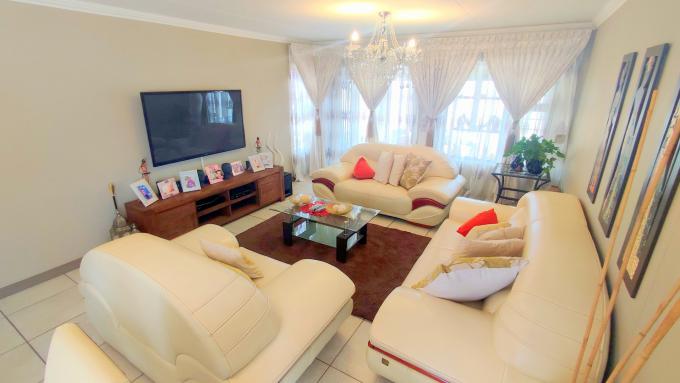 3 Bedroom House for Sale For Sale in Amberfield - MR607378