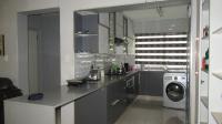 Kitchen - 16 square meters of property in Helderkruin