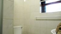 Bathroom 1 - 4 square meters of property in Helderkruin