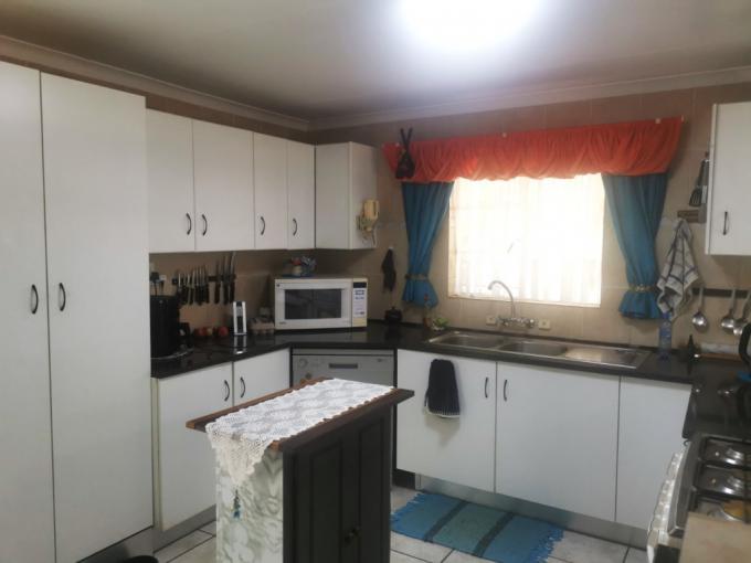 2 Bedroom Simplex for Sale For Sale in Rensburg - MR607405