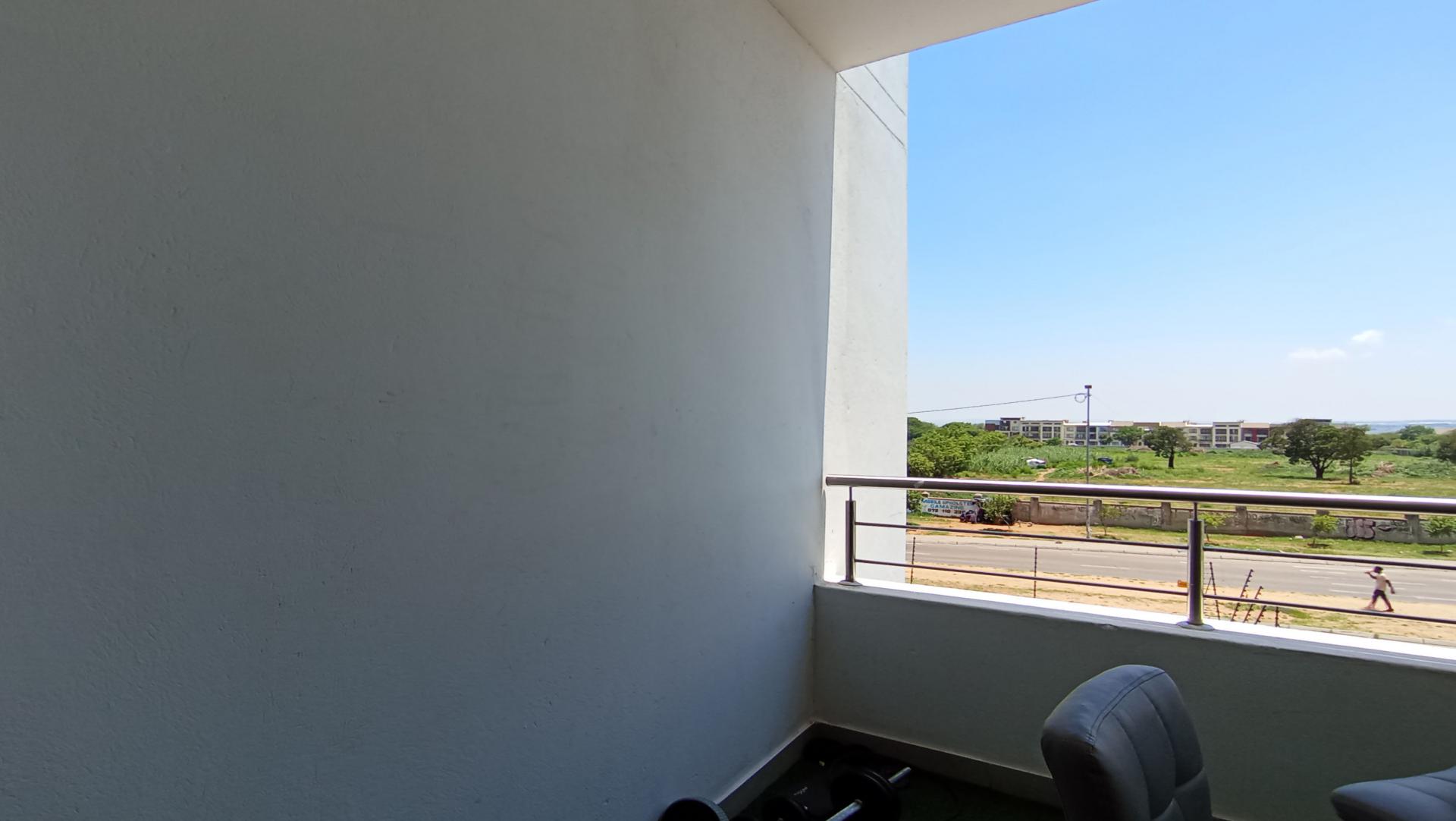 Balcony - 4 square meters of property in Erand Gardens