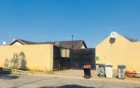 Front View of property in Reuven