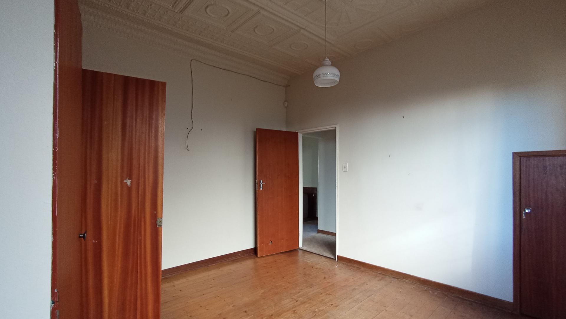 Bed Room 1 - 15 square meters of property in Kensington - JHB