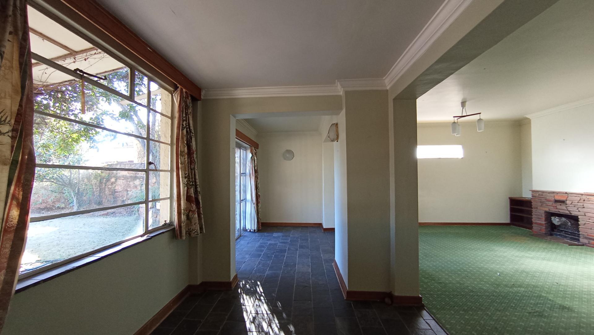Entertainment - 19 square meters of property in Kensington - JHB