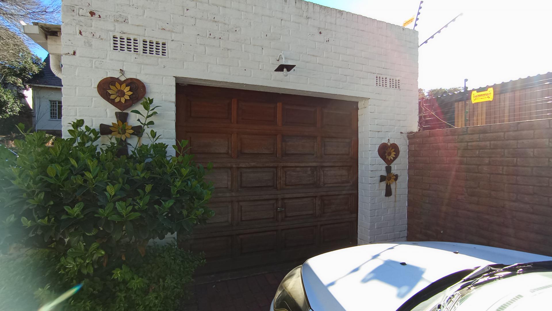 Garage - 46 square meters of property in Kensington - JHB