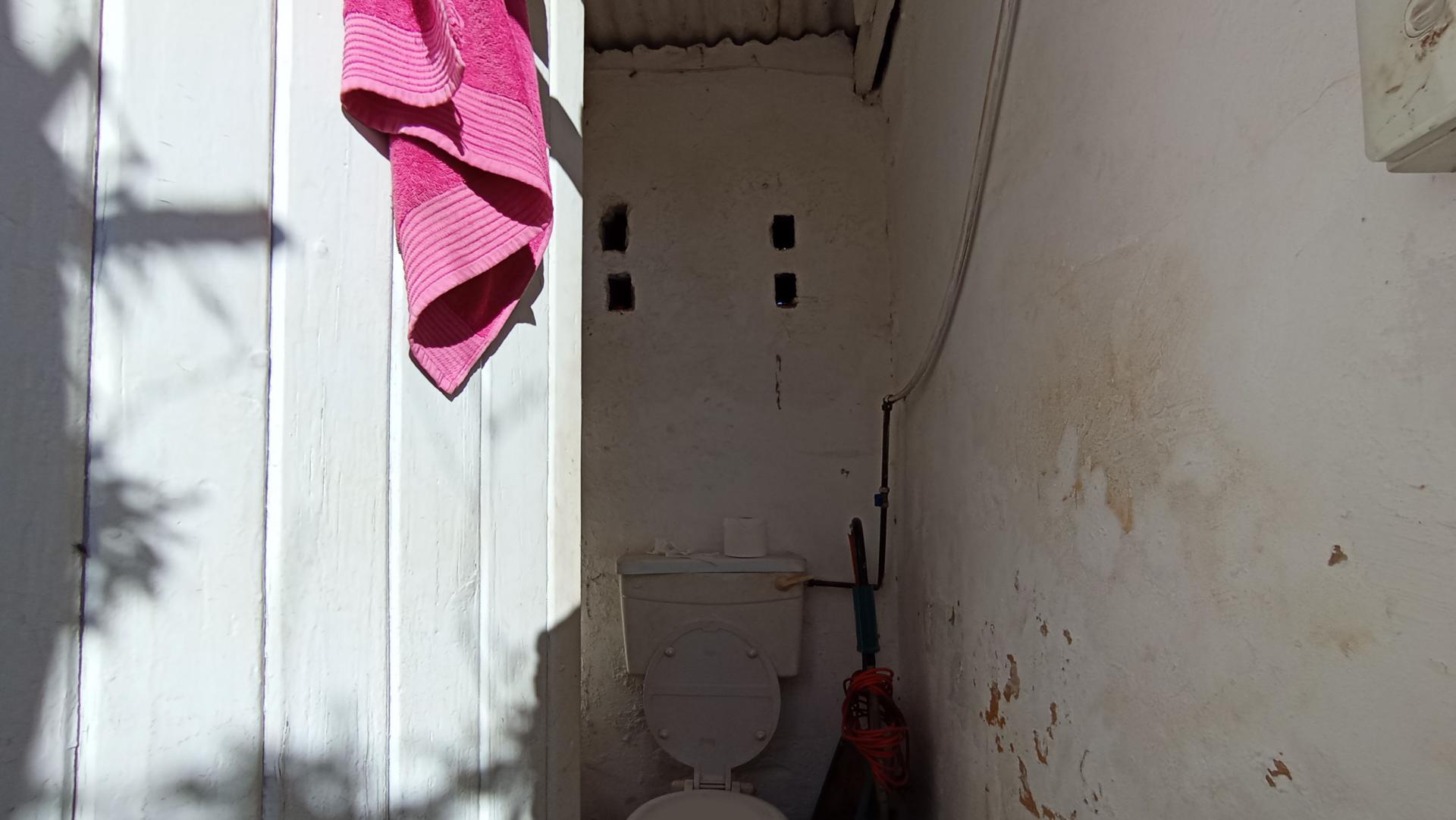 Staff Bathroom - 5 square meters of property in Kensington - JHB
