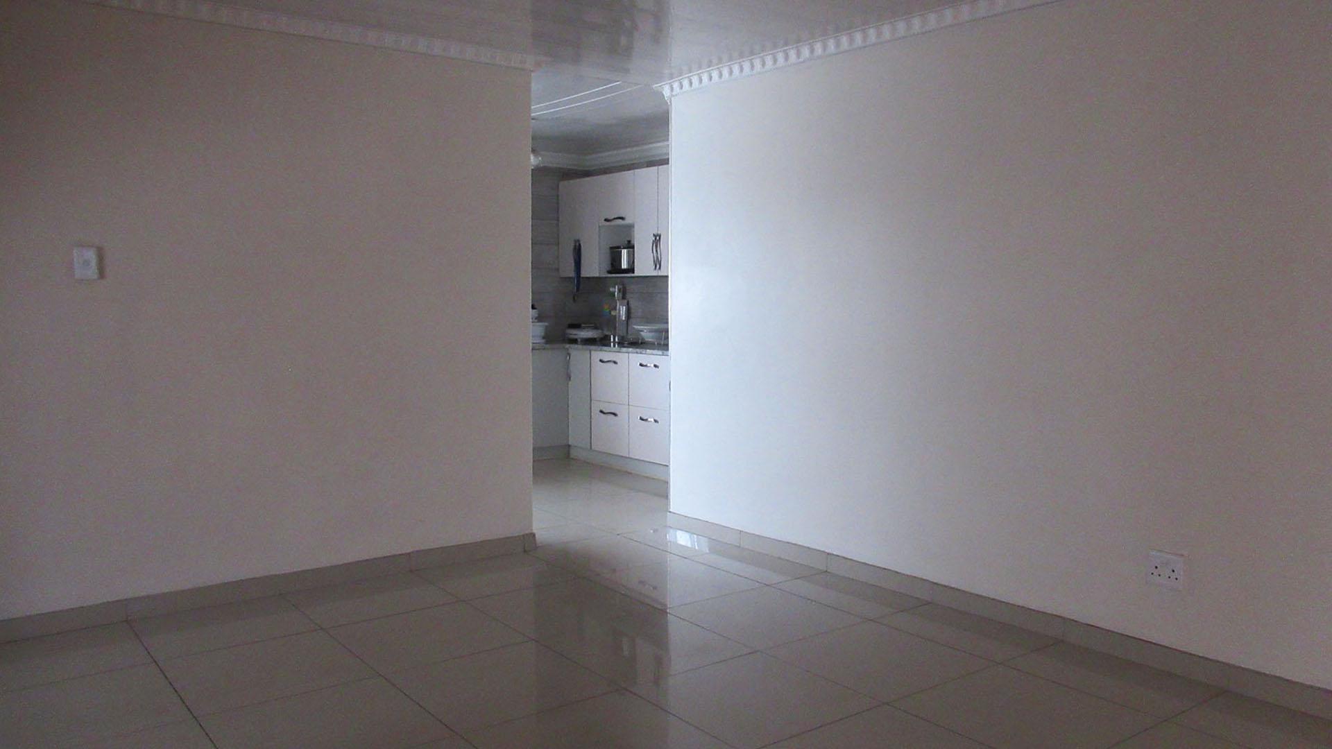 Dining Room - 22 square meters of property in Mindalore