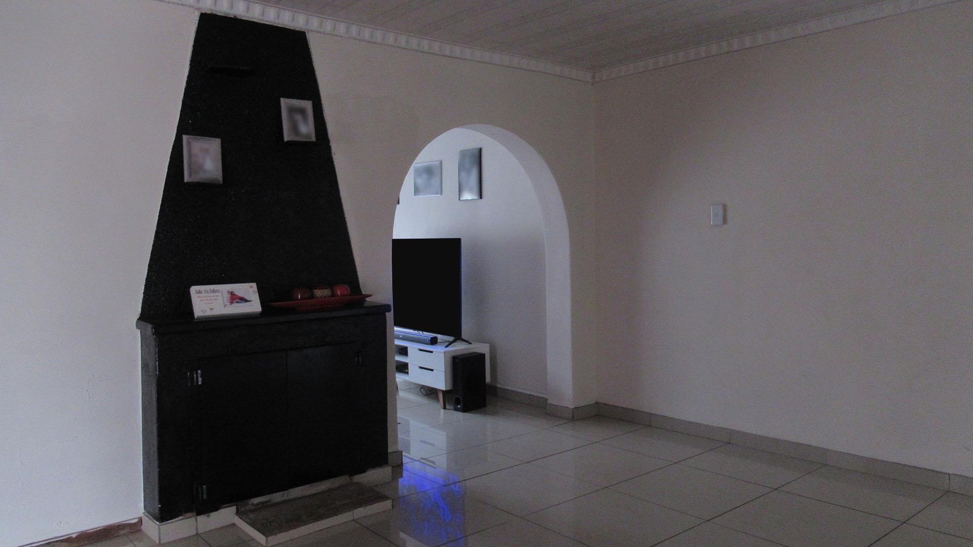 Dining Room - 22 square meters of property in Mindalore