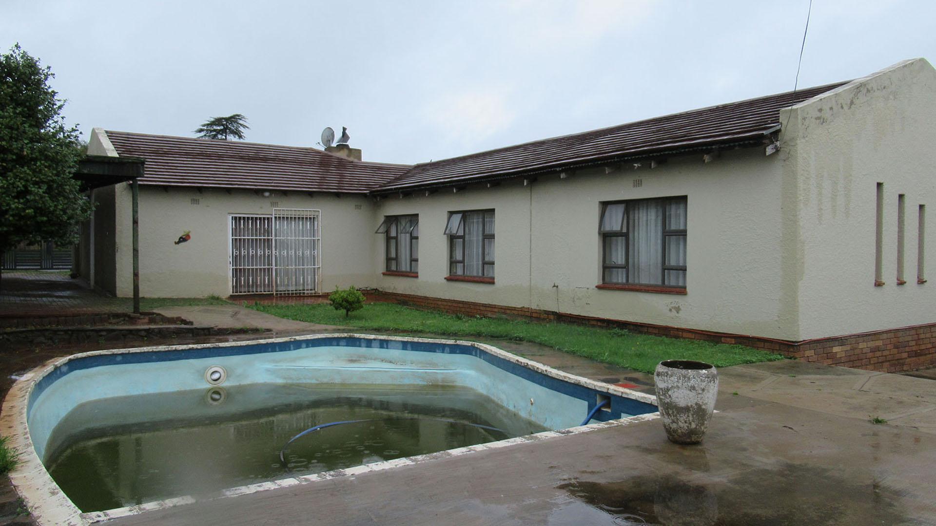 Backyard of property in Mindalore