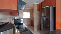 Kitchen - 8 square meters of property in Kosmosdal