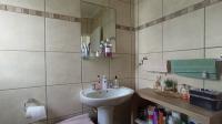 Main Bathroom - 4 square meters of property in Kosmosdal