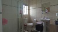 Main Bathroom - 4 square meters of property in Kosmosdal