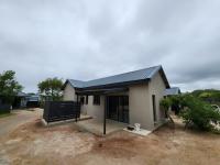 2 Bedroom 1 Bathroom Simplex to Rent for sale in Hoedspruit
