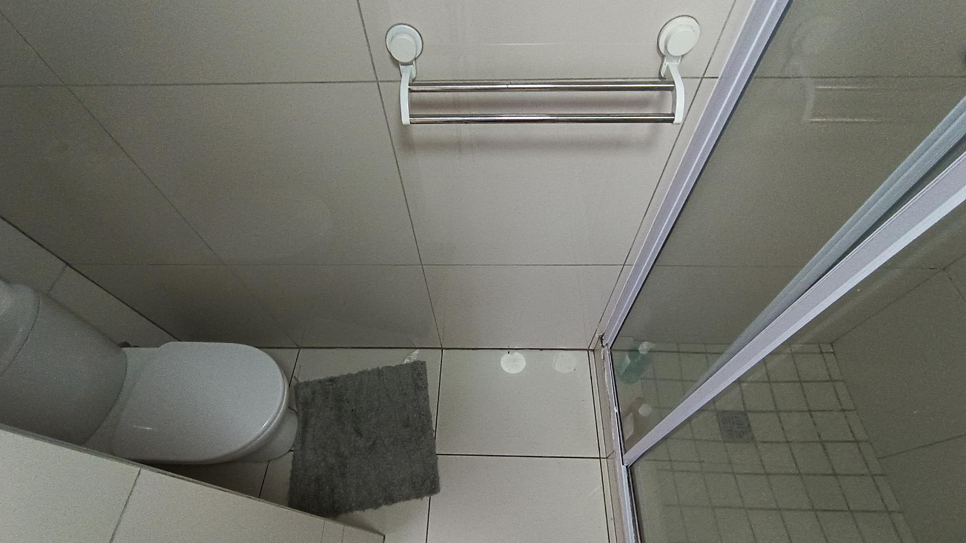 Bathroom 1 - 5 square meters of property in Zonnebloem