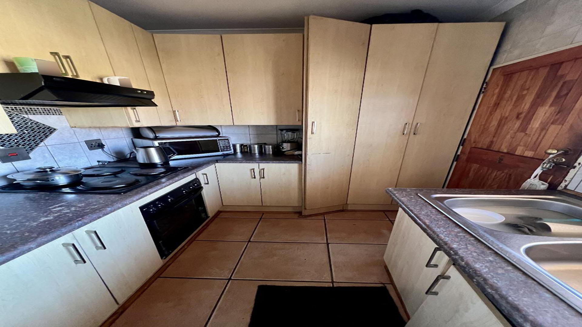 Kitchen of property in Ermelo
