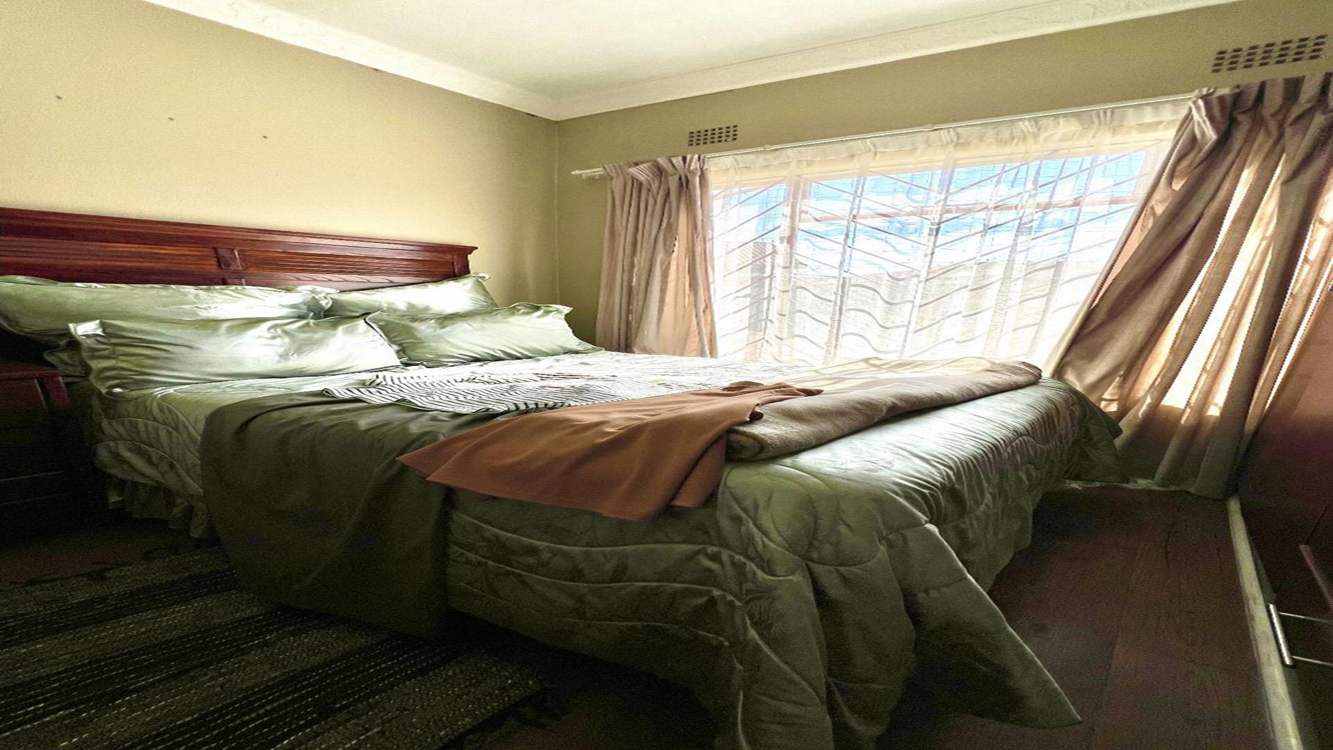 Bed Room 2 of property in Ermelo