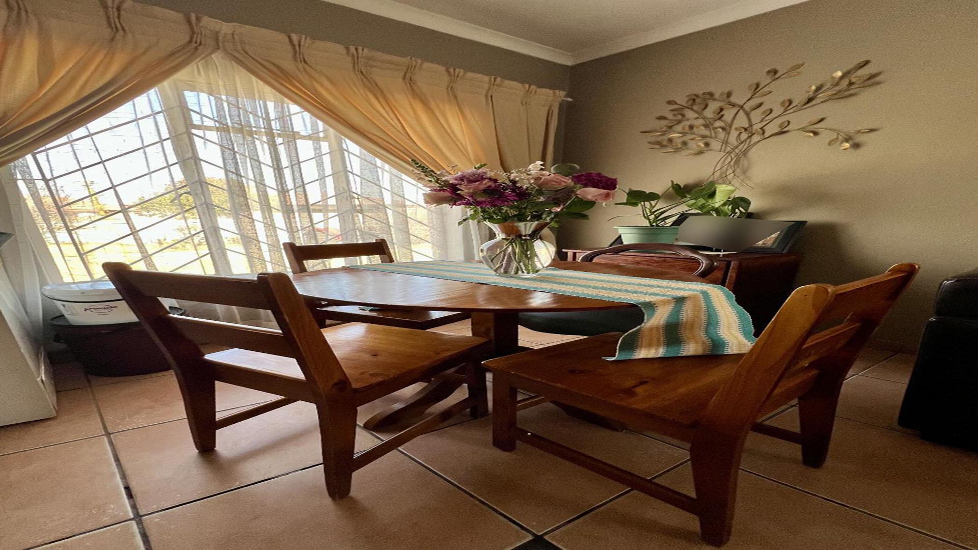 Dining Room of property in Ermelo