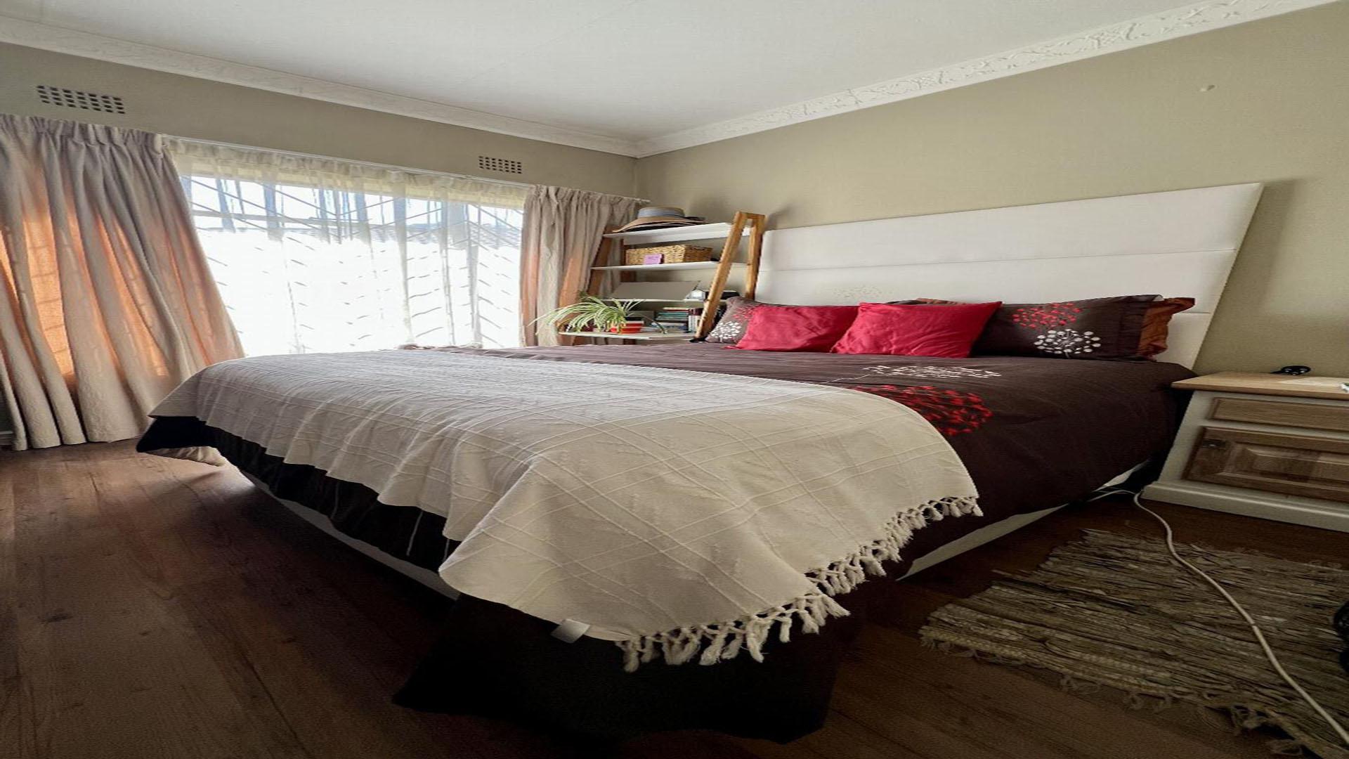 Main Bedroom of property in Ermelo