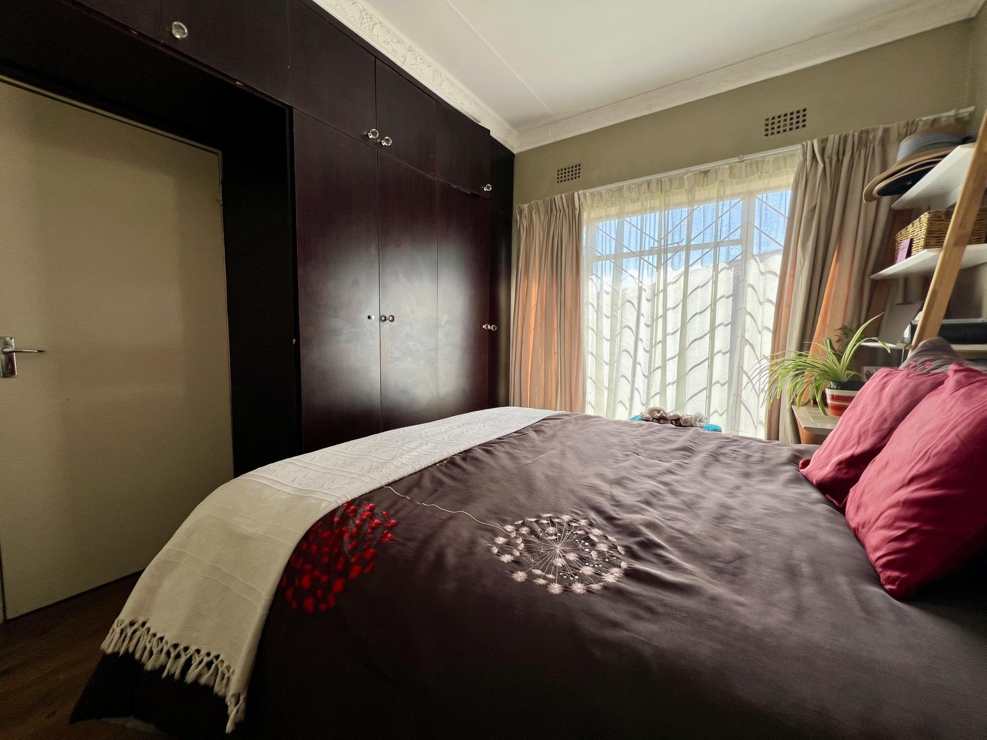 Main Bedroom of property in Ermelo