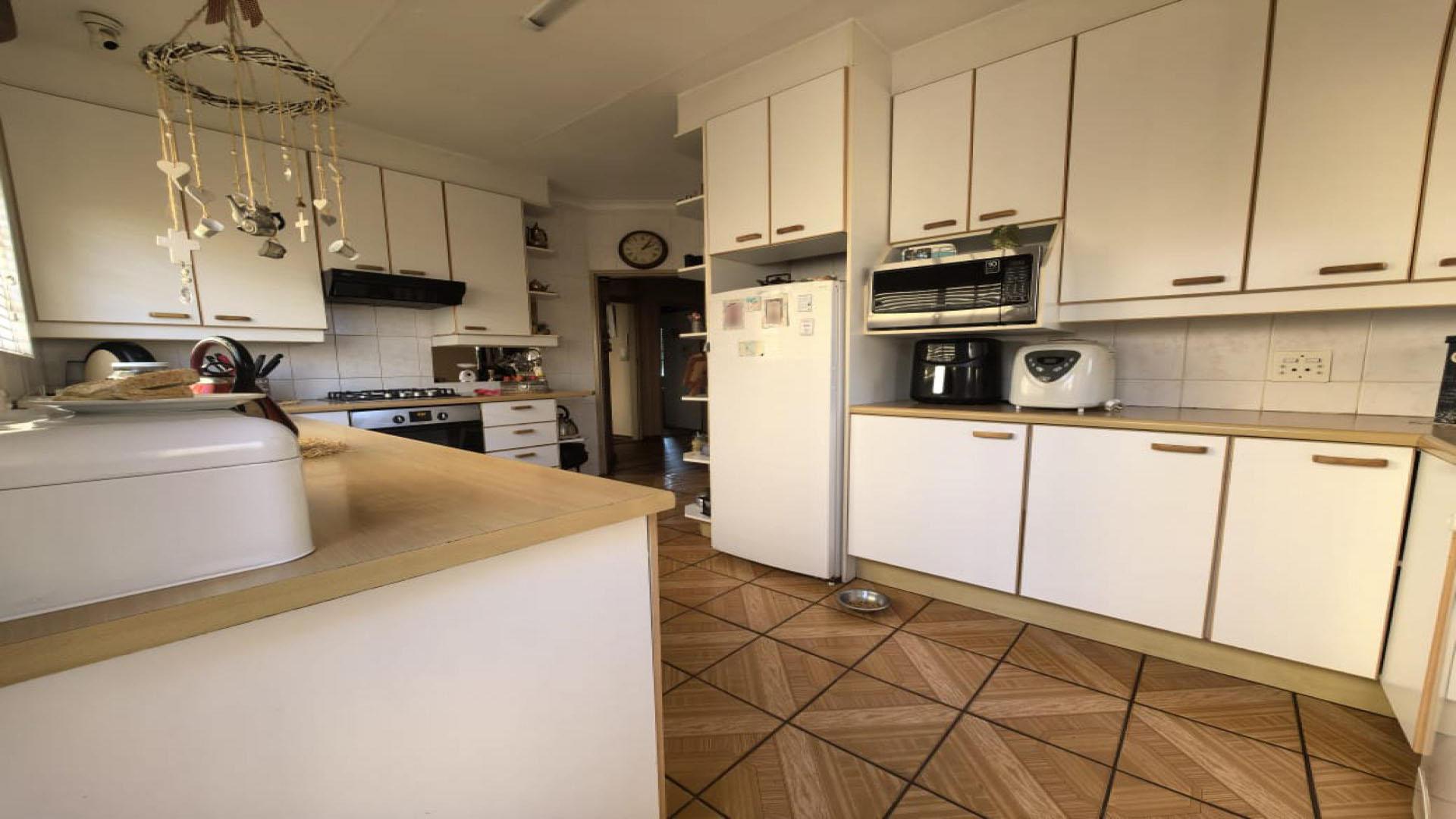 Kitchen of property in Lindhaven