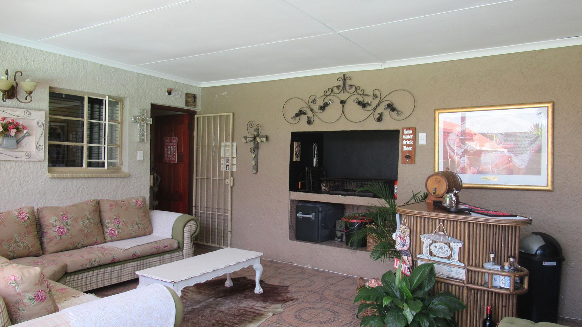 Entertainment - 29 square meters of property in Lindhaven