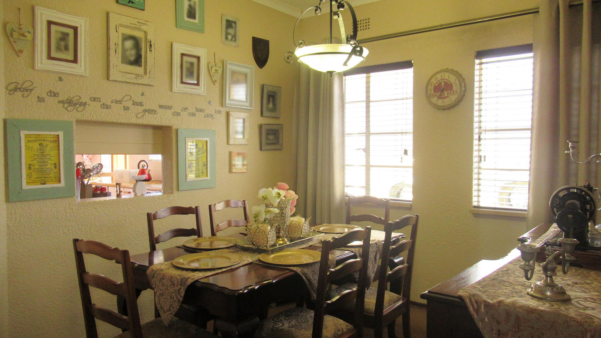 Dining Room - 12 square meters of property in Lindhaven