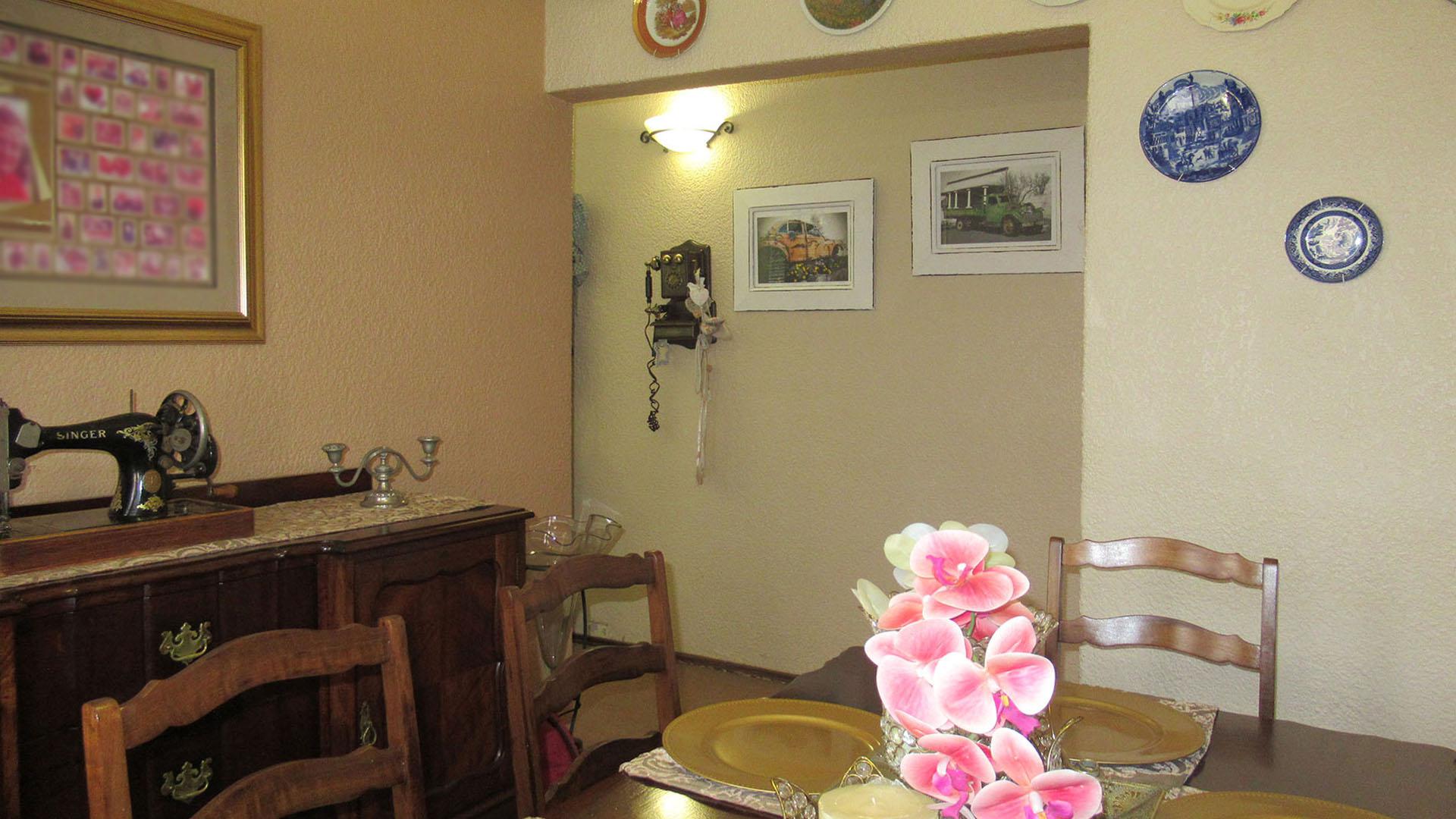 Dining Room - 12 square meters of property in Lindhaven
